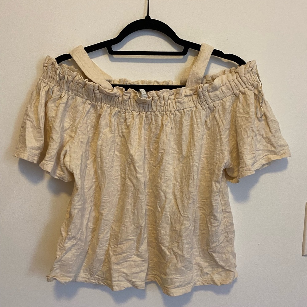 Lucky Brand off shoulder top, with a quilted textured fabric.